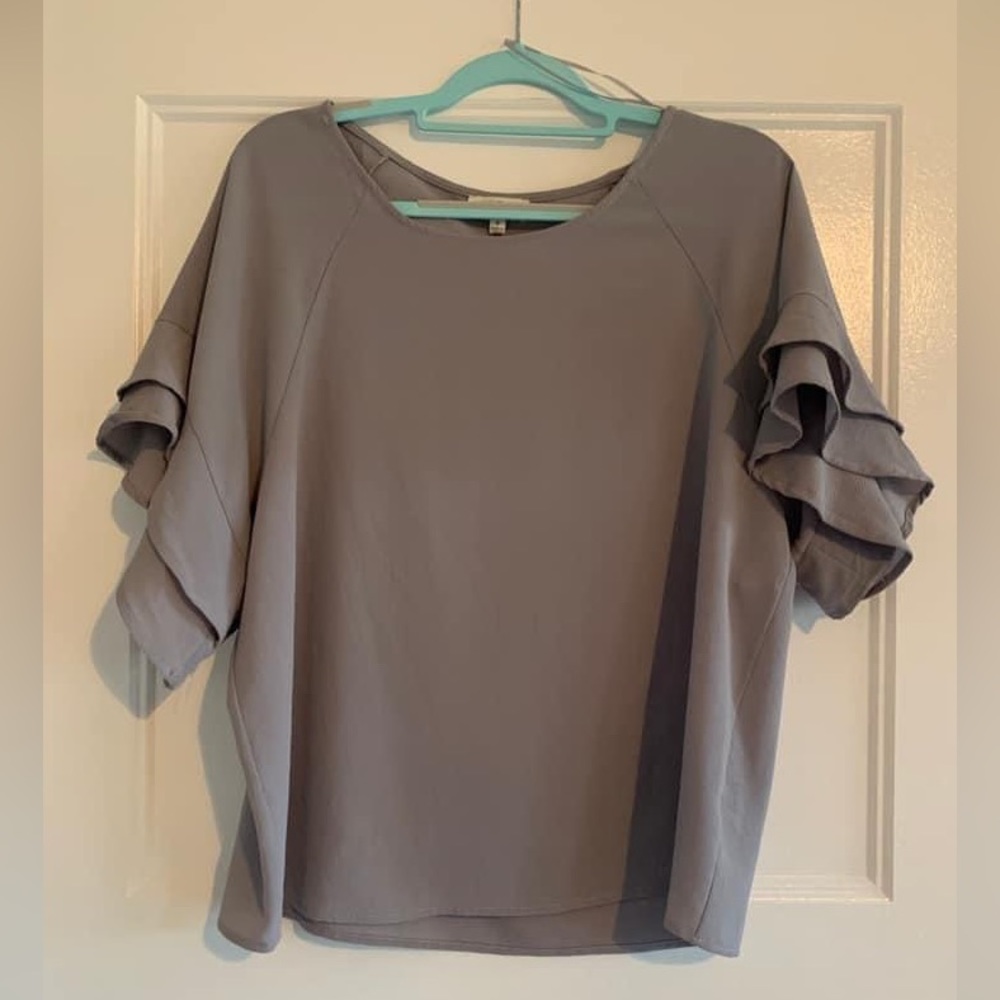 Umgee dressy top. Size sm